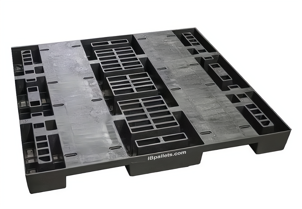 Industrial plastic pallet